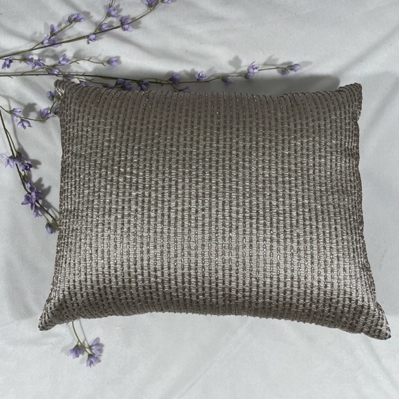 NEW Beaded Decorative Pillow for Hudson‎ Park Connettiva [ 20 X 16 In ] - Picture 1 of 12